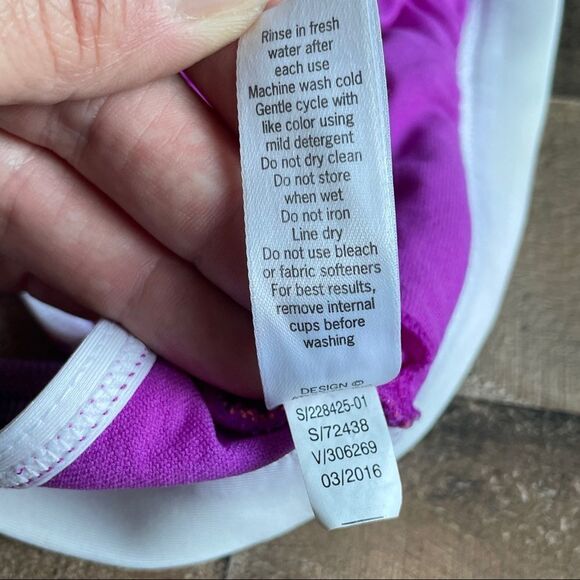 Athleta Women’s T Back Pink, Purple, & White Striped Swim Bikini Top Size Large - Picture 7 of 9